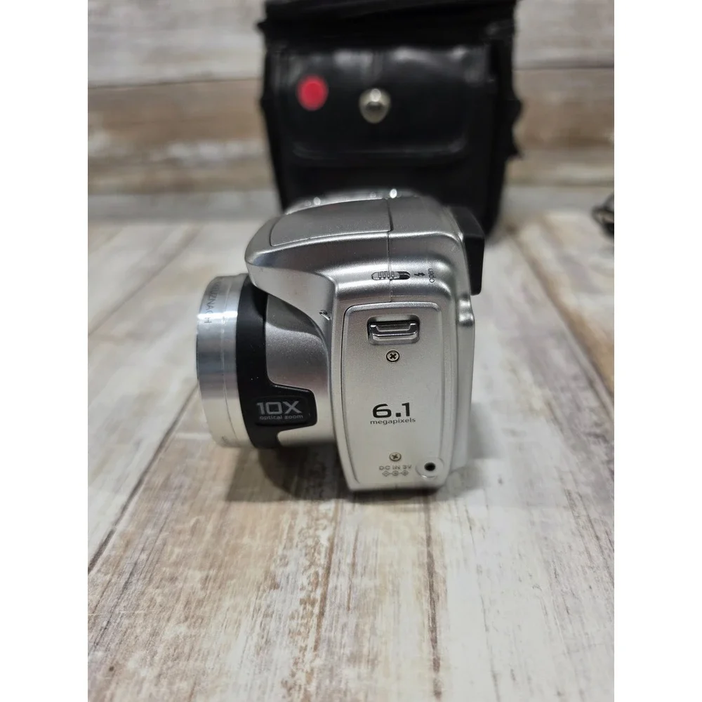 Kodak EasyShare Z650 Silver Digital Camera 6.1MP 10x Optical Zoom w Case WORKS